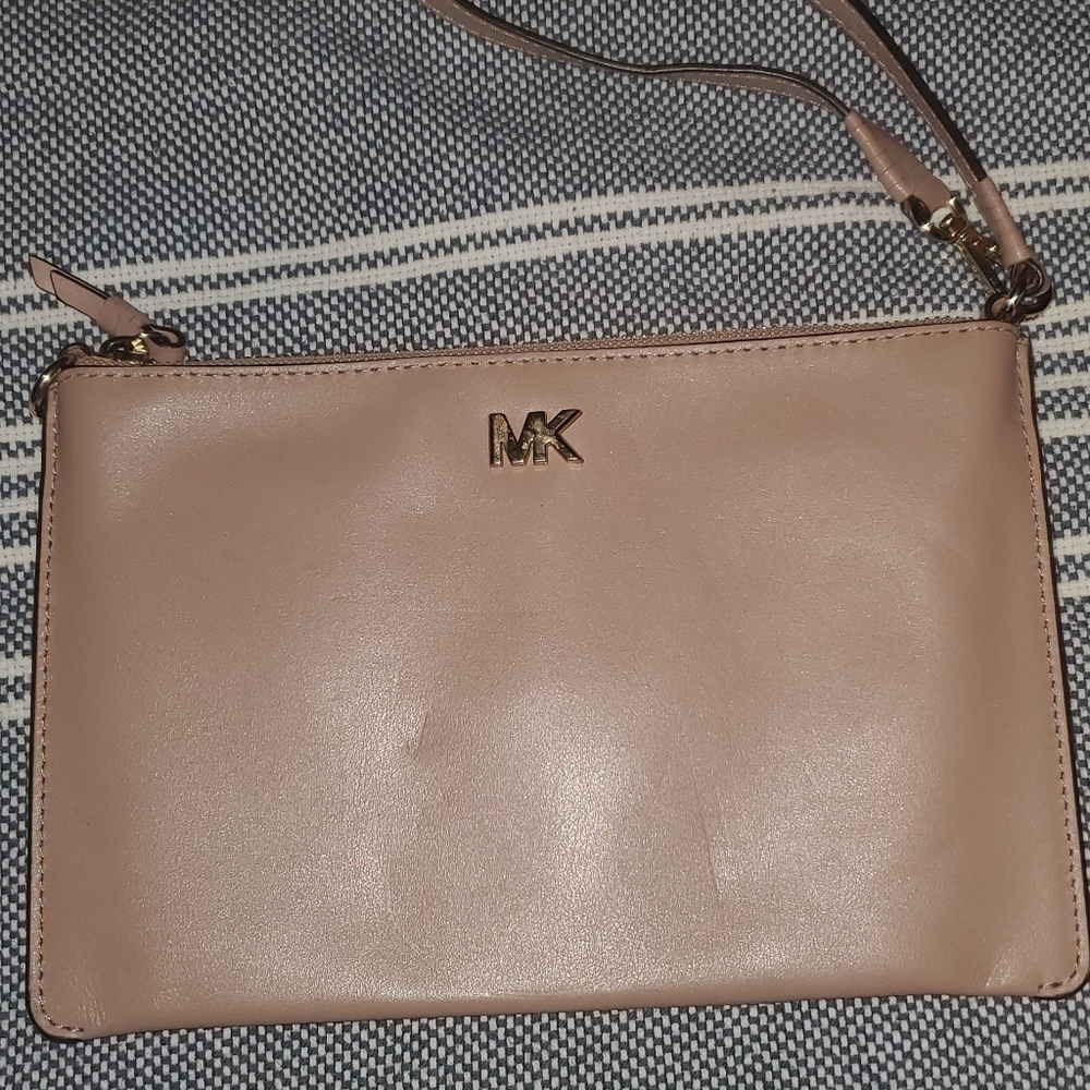 Michael kors wristlet